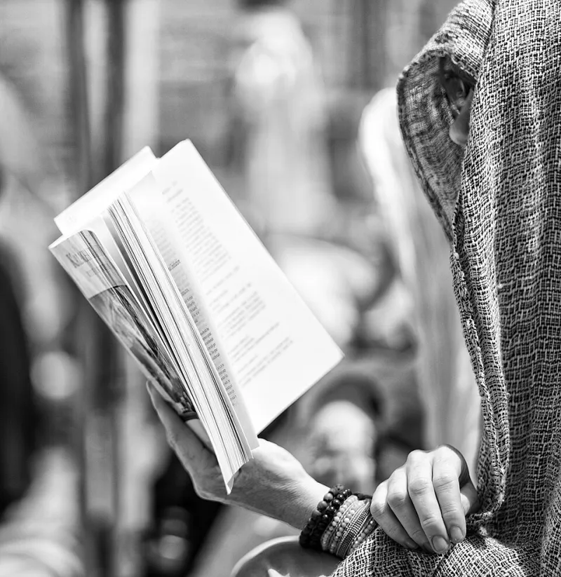 Cashing In on Your Shelf: The Quiet Ways Everyday Readers Are Earning From Their Book Taste