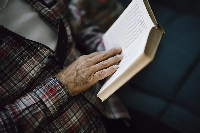 From Hobby to Hustle: How Book Lovers Are Cashing In on Their Reading Life