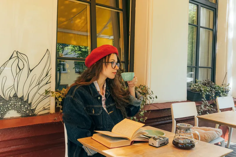 Shelf on Display: The Quiet Power of What You're Reading in Public